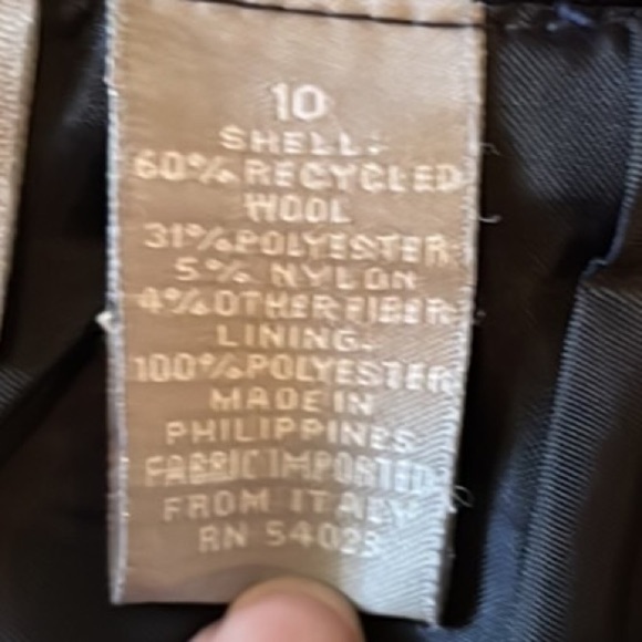 22. Old Navy Wool Blend Skirt in Navy Tweed, Size 10 - Picture 9 of 13